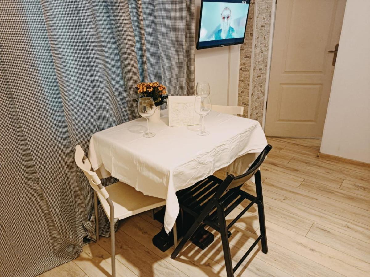 Piata Romana Luxury Appartamento Bucarest Esterno foto